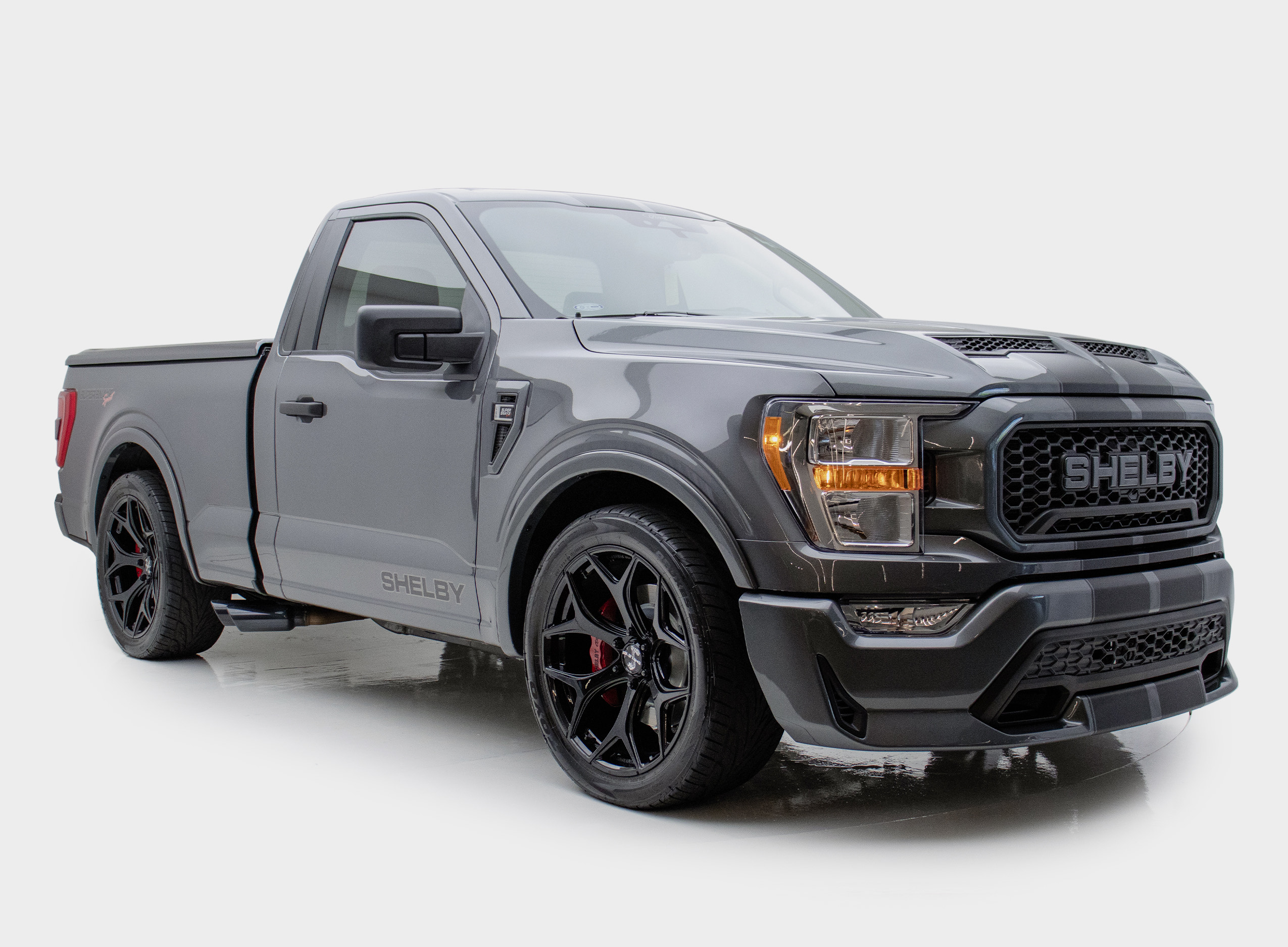 Showroom Hastam Motors com veículos importados